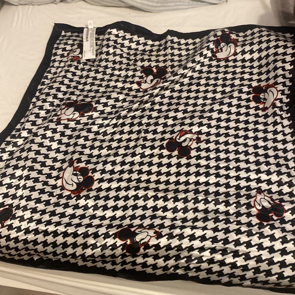 Scarf 🧣 - Picture 3 of 3
